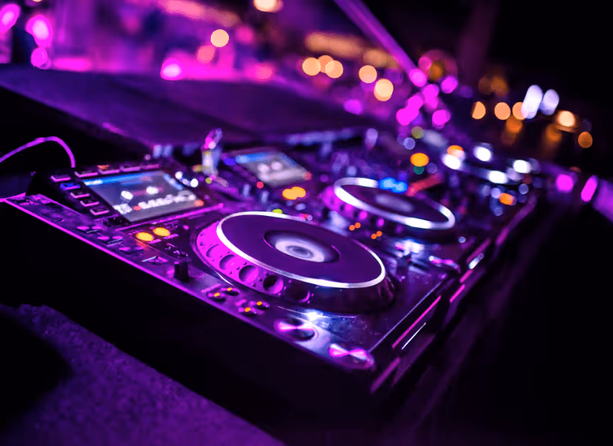 DJ